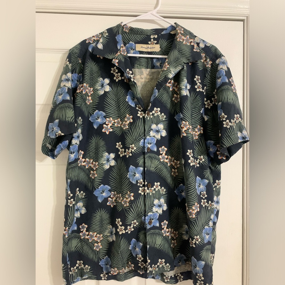 Tommy Bahama button up Hawaiian shirt